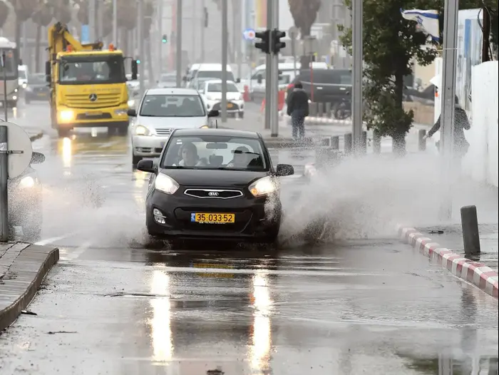 גשם בתל אביב 5 בינואר 2018 (ראובן קסטרו)