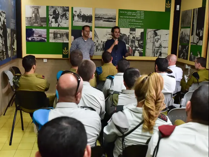 חדרי בריחה ניידים המופעלים על ידי חברת "ססוגב" , בית בן גוריון, בתל אביב (ניב אהרונסון) חדרי בריחה ניידים המופעלים על ידי חברת "ססוגב" , בית בן גוריון, בתל אביב (ניב אהרונסון)