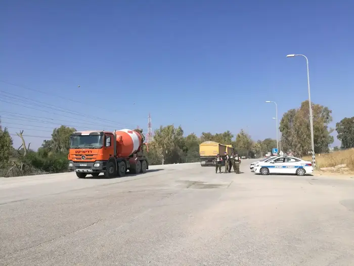 כוחות פרוסים באזור חשיפת המהנרה 15 בפאריל 2018 (שי מכלוף) כוחות פרוסים באזור חשיפת המהנרה 15 בפאריל 2018 (שי מכלוף)