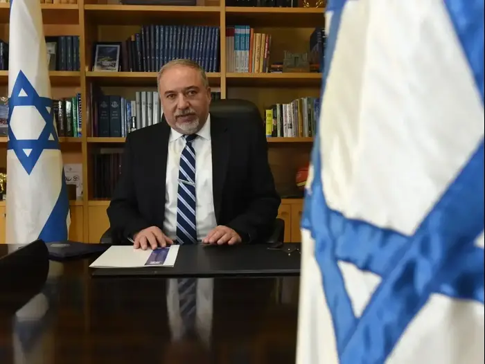 ראיון של שר הביטחון, אביגדור ליברמן לוואלה!TALK
16 באפריל 2018 (ראובן קסטרו)