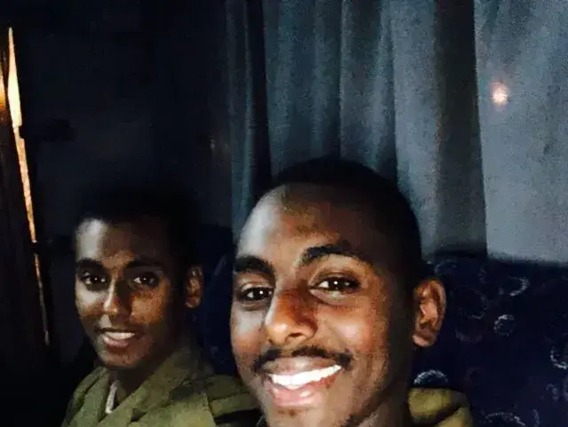 בחור ובחורה יוצאי העדה האתיופית הותקפו על ידי שוטרים ללא כל הצדקה ונפתחו נגדם תיקים פליליים (מערכת וואלה! NEWS) בחור ובחורה יוצאי העדה האתיופית הותקפו על ידי שוטרים ללא כל הצדקה ונפתחו נגדם תיקים פליליים (מערכת וואלה! NEWS)