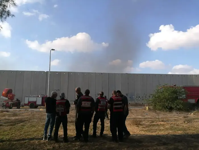 מאווררים בכרם שלום מונעים מהעשן להגיע מרצועת עזה 12 באוקטובר 2018 (שי מכלוף) מאווררים בכרם שלום מונעים מהעשן להגיע מרצועת עזה 12 באוקטובר 2018 (שי מכלוף)