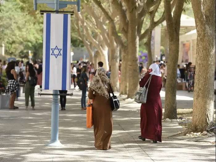 היום הראשון ללימודים באוניברסיטת בן גוריון, באר שבע, אוקטובר 2018 (ראובן קסטרו) היום הראשון ללימודים באוניברסיטת בן גוריון, באר שבע, אוקטובר 2018 (ראובן קסטרו)