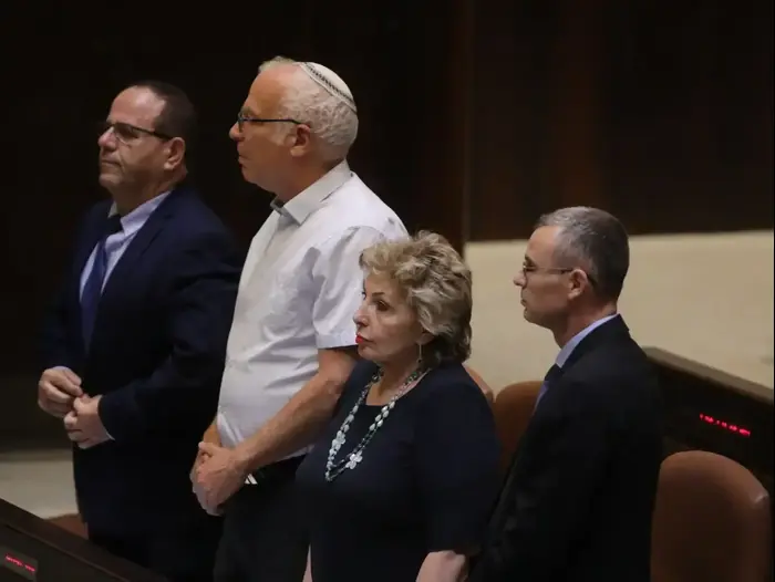 אורי אריאל, סופה לנדבר, עודד פורר ואיוב קרא בישיבה מיוחדת של הכנסת לזכרו של רחבעם זאבי (גנדי) בכנסת ישראל, ירושלים (מערכת וואלה! NEWS , דוברות הכנסת, יצחק הררי) אורי אריאל, סופה לנדבר, עודד פורר ואיוב קרא בישיבה מיוחדת של הכנסת לזכרו של רחבעם זאבי (גנדי) בכנסת ישראל, ירושלים (מערכת וואלה! NEWS , דוברות הכנסת, יצחק הררי)