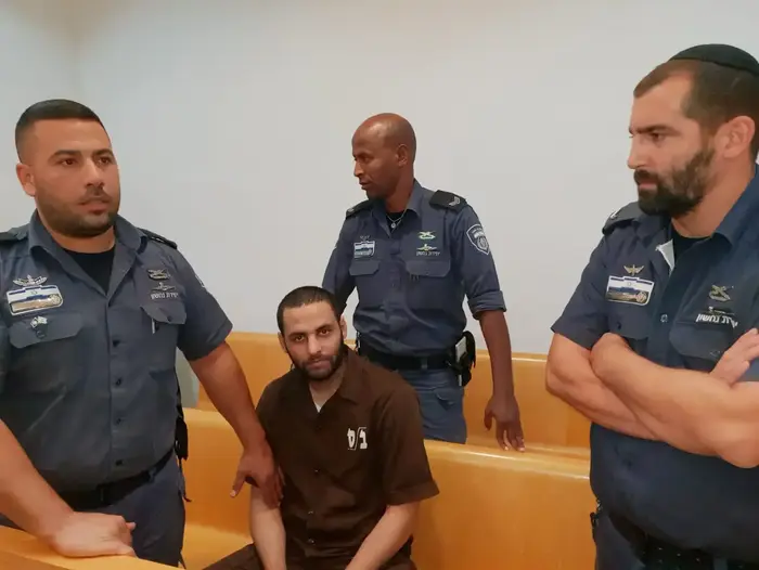 גזר דין למחבל שרצח את גיא כפרי ז?ל וניסה לרצוח את הדיין יחיאל אילוז (שלומי גבאי) גזר דין למחבל שרצח את גיא כפרי ז?ל וניסה לרצוח את הדיין יחיאל אילוז (שלומי גבאי)
