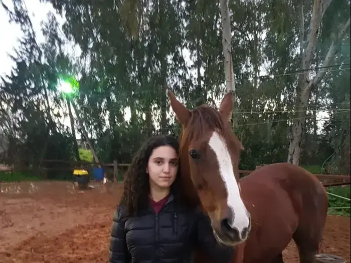 לינוי נבעה בחוות סוסים בסביון (מערכת וואלה! NEWS , באדיבות המשפחה) לינוי נבעה בחוות סוסים בסביון (מערכת וואלה! NEWS , באדיבות המשפחה)