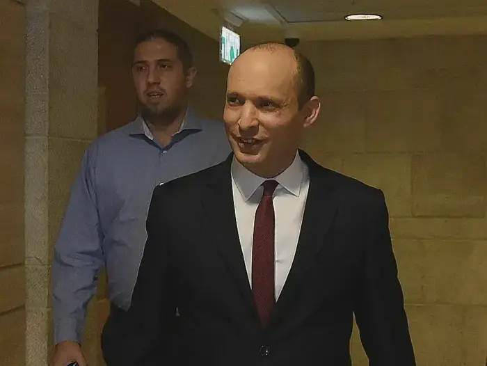שר החינוך, נפתלי בנט במסדרונות הכנסת 19 בנובמר 2018 (ראובן קסטרו) שר החינוך, נפתלי בנט במסדרונות הכנסת 19 בנובמר 2018 (ראובן קסטרו)