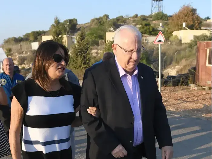 רונה רמון עם נשיא המדינה ראובן ריבלין (לשכת העיתונות הממשלתית , חיים צח) רונה רמון עם נשיא המדינה ראובן ריבלין (לשכת העיתונות הממשלתית , חיים צח)
