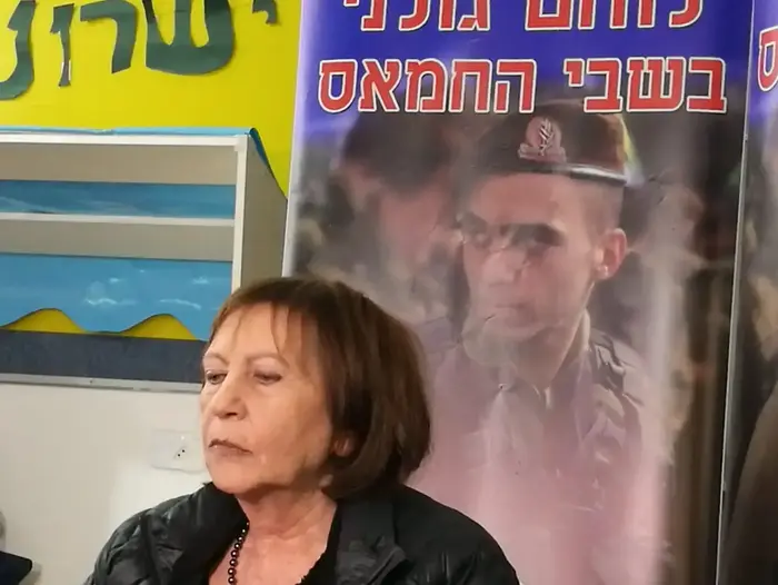 בפוריה עילית, הישוב בו גדל אורון שאול, מציינים היום את תאריך הולדתו. 25 שנה להולדתו. 27 בדצמבר 2018. בתמונה: זהבה שאול (אלי אשכנזי ) בפוריה עילית, הישוב בו גדל אורון שאול, מציינים היום את תאריך הולדתו. 25 שנה להולדתו. 27 בדצמבר 2018. בתמונה: זהבה שאול (אלי אשכנזי )