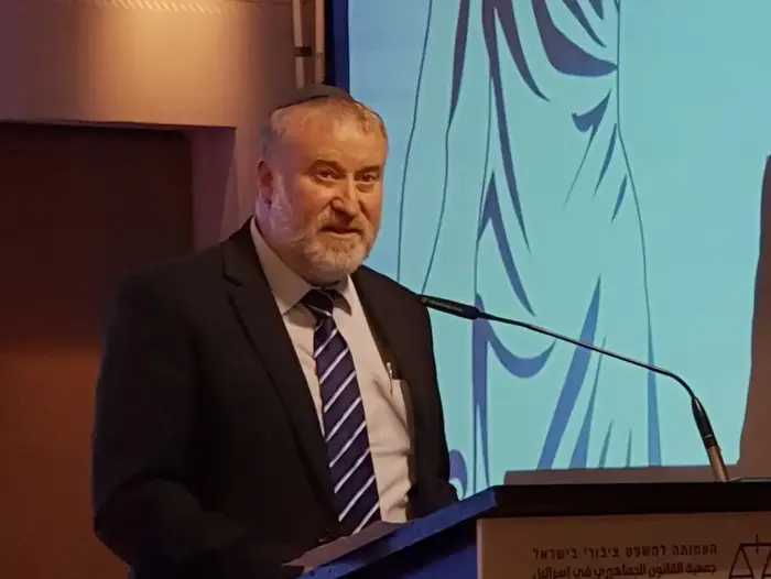 היועץ המשפטי לממשלה אביחי מנדלבליט מדבר על כדורגל (שלומי גבאי) היועץ המשפטי לממשלה אביחי מנדלבליט מדבר על כדורגל (שלומי גבאי)