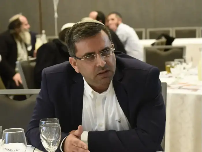 אופיר סופר מזכ"ל האיחוד הלאומי בהצבעות ליו"ר האיחוד הלאומי ולרשימת המפלגה לכנסת, קראון פלאזה ירושלים, 14 בינואר 2019 (ראובן קסטרו) אופיר סופר מזכ"ל האיחוד הלאומי בהצבעות ליו"ר האיחוד הלאומי ולרשימת המפלגה לכנסת, קראון פלאזה ירושלים, 14 בינואר 2019 (ראובן קסטרו)
