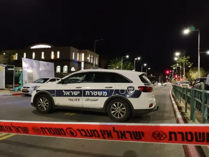 צעיר בן העדה האתיופית מת מירי שוטרים בבת ים, 18 בינואר 2019 (אבי כהן) צעיר בן העדה האתיופית מת מירי שוטרים בבת ים, 18 בינואר 2019 (אבי כהן)