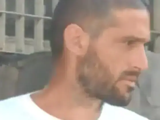 גיל פרג' חשוד ברצח פרחיה סרוסי ולילי פרג' בארגנטינה , ינואר 2019 (צילום מסך) גיל פרג' חשוד ברצח פרחיה סרוסי ולילי פרג' בארגנטינה , ינואר 2019 (צילום מסך)