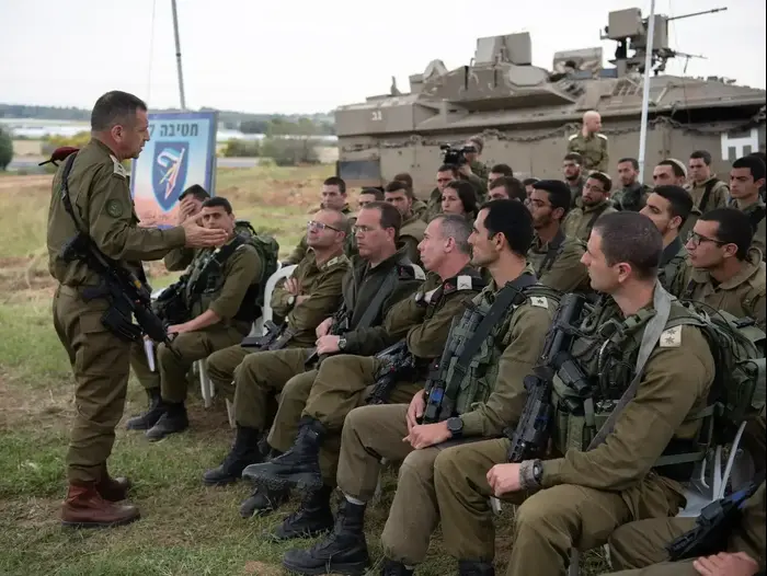 הרמטכ"ל אביב כוכבי בסיור בגבול עזה לקראת צעדות השיבה - 29 מרץ 2019 (דובר צה"ל) הרמטכ"ל אביב כוכבי בסיור בגבול עזה לקראת צעדות השיבה - 29 מרץ 2019 (דובר צה"ל)