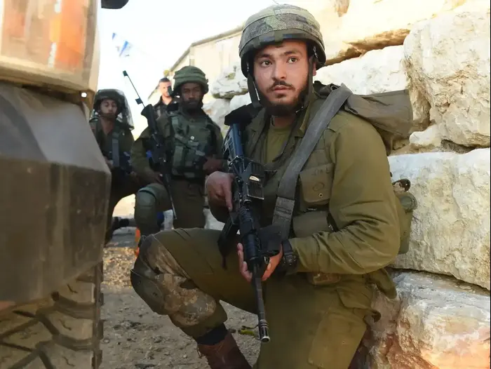 חיילים בכוננות בעוטף עזה 4 במאי 2019 (ראובן קסטרו) חיילים בכוננות בעוטף עזה 4 במאי 2019 (ראובן קסטרו)