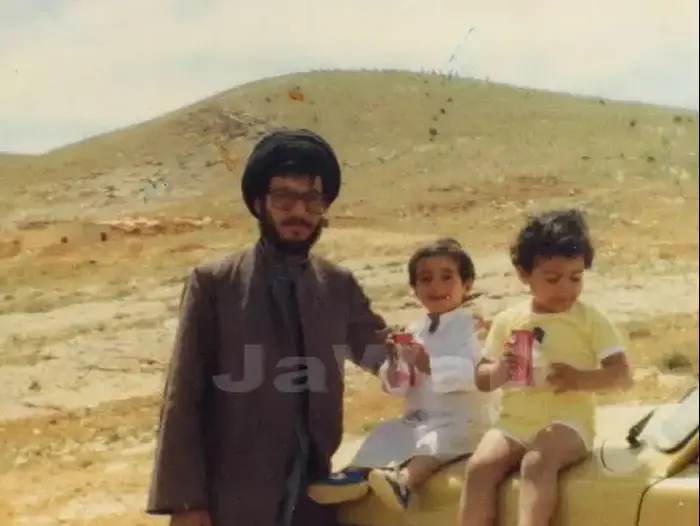 מזכ"ל חיזבאללה חסן נסראללה עם משפחתו (ללא שם) מזכ"ל חיזבאללה חסן נסראללה עם משפחתו (ללא שם)