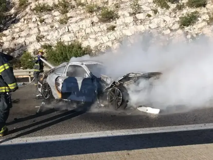 פיצוץ רכב בנצרת עילית 10 במאי 2019 (מד"א , חן יסניץ תיעוד מבצעי מד"א) פיצוץ רכב בנצרת עילית 10 במאי 2019 (מד"א , חן יסניץ תיעוד מבצעי מד"א)