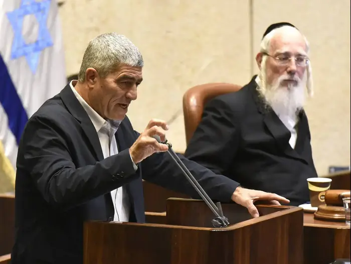 ח"כ טל רוסו וישראל אייכלר במליאת הכנסת , 29 במאי 2019 (ראובן קסטרו) ח"כ טל רוסו וישראל אייכלר במליאת הכנסת , 29 במאי 2019 (ראובן קסטרו)