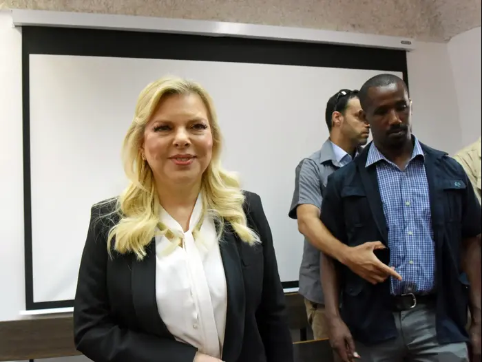 שרה נתניהו, במהלך דיון בפרשת המעונות, שלום, ירושלים 16 ביוני 2019 (רויטרס) שרה נתניהו, במהלך דיון בפרשת המעונות, שלום, ירושלים 16 ביוני 2019 (רויטרס)
