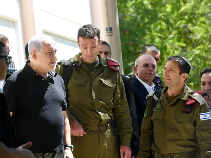 ביקור רה"מ בנימין נתניהו באוגדת עזה, 3 ביולי 2019 (אתר רשמי , חיים הורנשטיין, ידיעות אחרונות) ביקור רה"מ בנימין נתניהו באוגדת עזה, 3 ביולי 2019 (אתר רשמי , חיים הורנשטיין, ידיעות אחרונות)