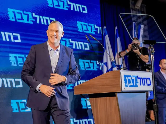 יו"ר מפלגת כחול לבן, בני גנץ במהלך כנס פעילים בשפיים 14 ביוני 2019 (אתר רשמי , זיו קורן) יו"ר מפלגת כחול לבן, בני גנץ במהלך כנס פעילים בשפיים 14 ביוני 2019 (אתר רשמי , זיו קורן)