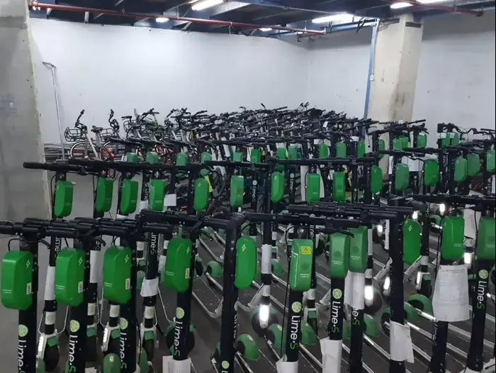 מחסני קורקינטים חשמליים שיתופיים (יח"צ , עיריית תל אביב) מחסני קורקינטים חשמליים שיתופיים (יח"צ , עיריית תל אביב)