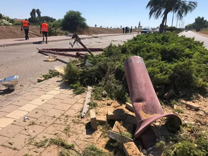 זירת תאונת הדרכים בגן יבנה 24 ביוני 2019 (דוברות משטרת ישראל) זירת תאונת הדרכים בגן יבנה 24 ביוני 2019 (דוברות משטרת ישראל)