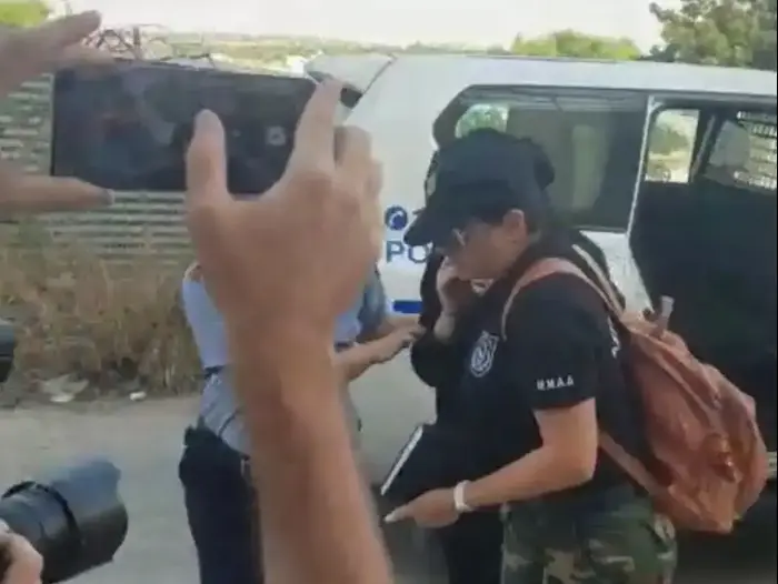 הנערה הבריטית מהאונס בקפריסין מובאת להארכת מעצר 7 באוגוסט 2019 (אתר רשמי) הנערה הבריטית מהאונס בקפריסין מובאת להארכת מעצר 7 באוגוסט 2019 (אתר רשמי)