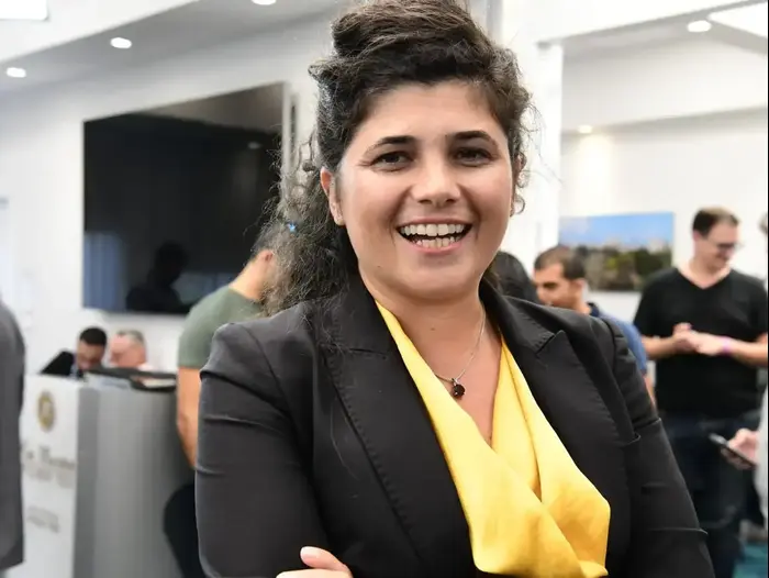 שרן השכל בהכרזה מיוחדת של רה"מ נתניהו בכפר המכביה, 9 בספטמבר 2019 (ראובן קסטרו) שרן השכל בהכרזה מיוחדת של רה"מ נתניהו בכפר המכביה, 9 בספטמבר 2019 (ראובן קסטרו)