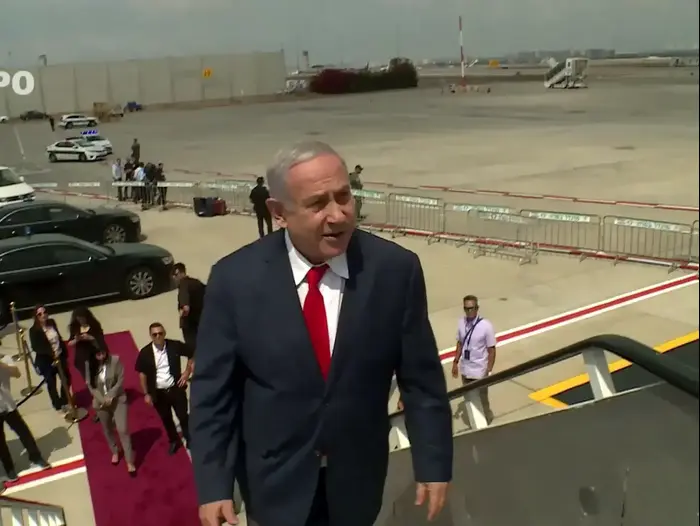 נתניהו לפני המראתו לרוסיה לפגישה עם הנשיא פוטין 12.9.19 (לשכת העיתונות הממשלתית) נתניהו לפני המראתו לרוסיה לפגישה עם הנשיא פוטין 12.9.19 (לשכת העיתונות הממשלתית)