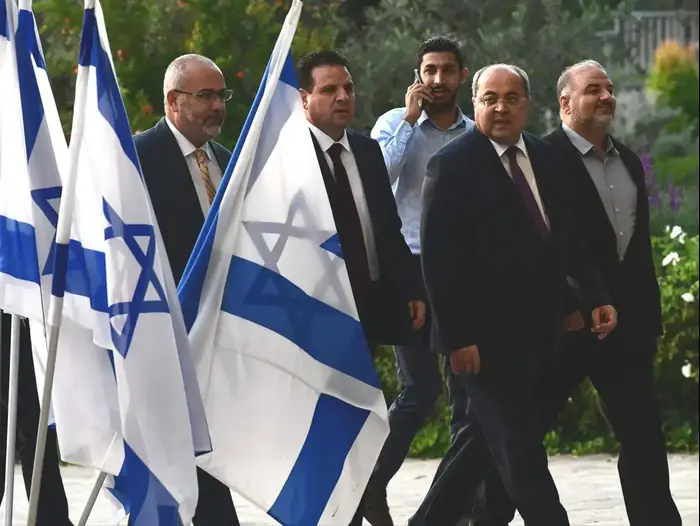 סיעת הרשימה המשותפת בהתייעצויות בבית הנשיא, 22 בספטמבר 2019 (ראובן קסטרו) סיעת הרשימה המשותפת בהתייעצויות בבית הנשיא, 22 בספטמבר 2019 (ראובן קסטרו)