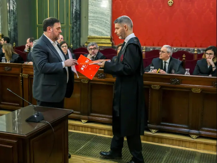 סגן מנהיג קטלוניה לשעבר אוריאול יונקרס בבית המשפט, 12 בפברואר 2019 (רויטרס) סגן מנהיג קטלוניה לשעבר אוריאול יונקרס בבית המשפט, 12 בפברואר 2019 (רויטרס)