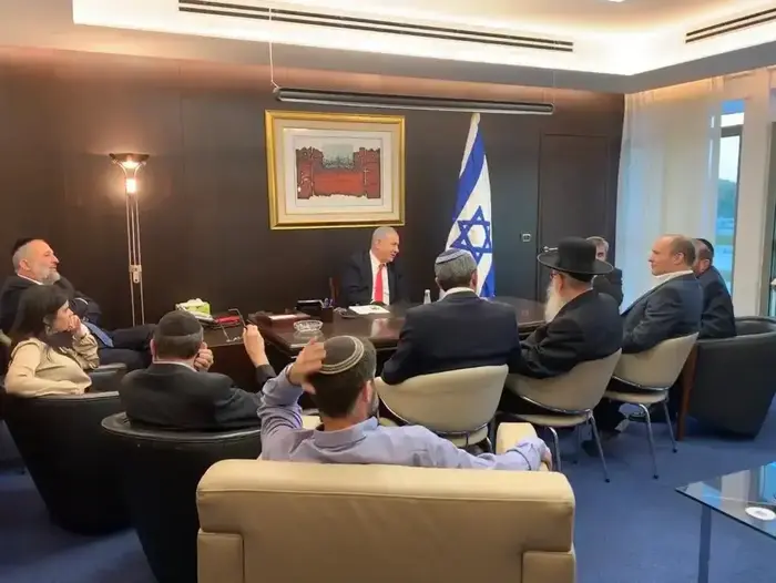 פגישת ראש הממשלה בנימין נתניהו עם ראשי המחנה הלאומי, 4 בנובמבר 2019 (ללא שם) פגישת ראש הממשלה בנימין נתניהו עם ראשי המחנה הלאומי, 4 בנובמבר 2019 (ללא שם)