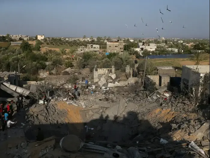 ביתה של משפחת אבו מלחוס שהותקף ברצועת עזה על ידי צה"ל בהסלמה האחרונה ובו נהרגו כל שמונת בני המשפחה. 15 בנובמבר 2019. (רויטרס) ביתה של משפחת אבו מלחוס שהותקף ברצועת עזה על ידי צה"ל בהסלמה האחרונה ובו נהרגו כל שמונת בני המשפחה. 15 בנובמבר 2019. (רויטרס)
