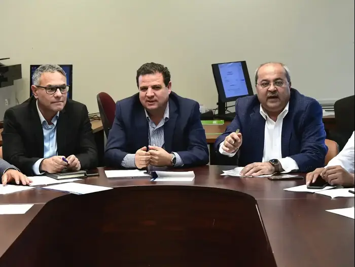 הרשימה המשותפת -אחמד טיבי, איימן עודה, יוסף ג'בארין, מטאנס שחאדה, 18 בנובמבר 2019 (ראובן קסטרו) הרשימה המשותפת -אחמד טיבי, איימן עודה, יוסף ג'בארין, מטאנס שחאדה, 18 בנובמבר 2019 (ראובן קסטרו)