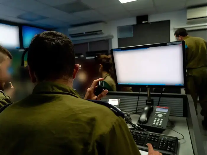 חמ"ל מרכז האש של פיקוד דרום (דובר צה"ל) חמ"ל מרכז האש של פיקוד דרום (דובר צה"ל)
