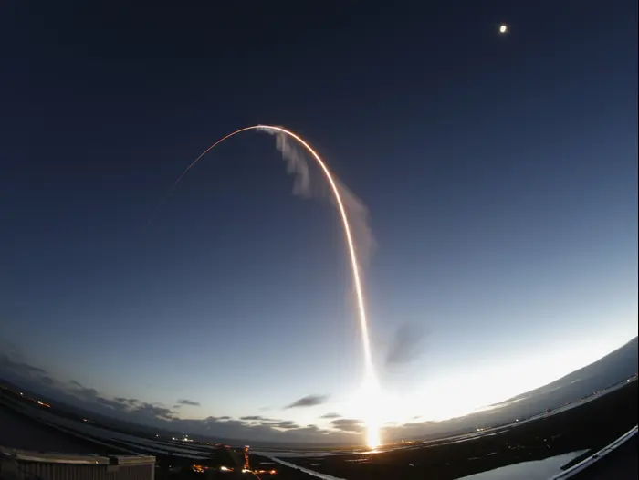 שיגור Alliance Atlas V ממריא מבסיס חיל האוויר לתחנת החלל הבינלאומית קייפ קנברל ב-20 בדצמבר 2019 (AP) שיגור Alliance Atlas V ממריא מבסיס חיל האוויר לתחנת החלל הבינלאומית קייפ קנברל ב-20 בדצמבר 2019 (AP)