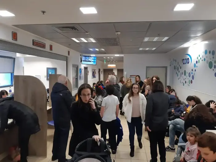 מטופלי מכבי מתחסנים נגד שפעת, 29 בדצמבר 2019 (ללא שם , עדי מנדל) מטופלי מכבי מתחסנים נגד שפעת, 29 בדצמבר 2019 (ללא שם , עדי מנדל)