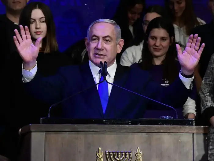הדלקת נר שמיני של חנוכה של פעילי ליכוד עם רה"מ נתניהו ורעייתו, דן פנורמה ת"א, 29 בדצמבר 2019 (ראובן קסטרו) הדלקת נר שמיני של חנוכה של פעילי ליכוד עם רה"מ נתניהו ורעייתו, דן פנורמה ת"א, 29 בדצמבר 2019 (ראובן קסטרו)