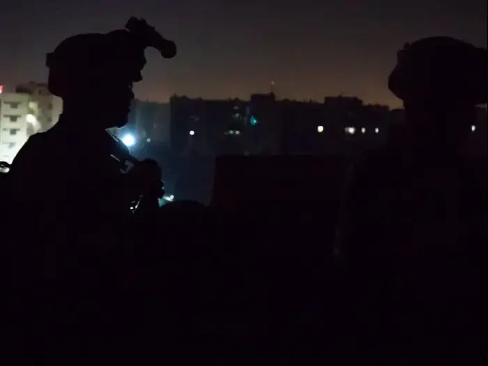 חיילי מארינס שומרים על שגרירות ארה"ב בבגדאד, 21 בינואר 2020 (רויטרס) חיילי מארינס שומרים על שגרירות ארה"ב בבגדאד, 21 בינואר 2020 (רויטרס)