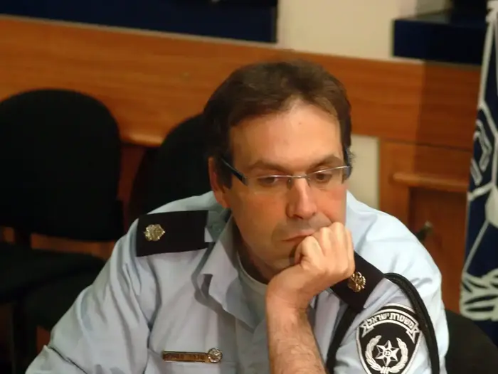 מומי משולם (אתר רשמי , מוטי קמחי, הארץ) מומי משולם (אתר רשמי , מוטי קמחי, הארץ)