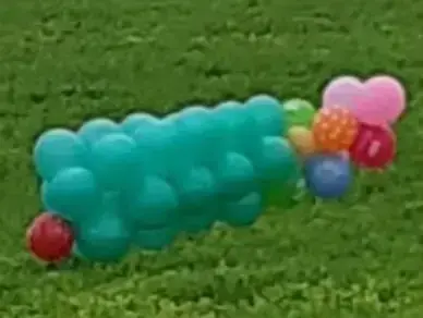 צרור בלונים חשוד אותר בשטחים החקלאיים של קיבוץ רוחמה, שבמועצה האזורית שער הנגב. 7 בפברואר 2020 (רשות הטבע והגנים) צרור בלונים חשוד אותר בשטחים החקלאיים של קיבוץ רוחמה, שבמועצה האזורית שער הנגב. 7 בפברואר 2020 (רשות הטבע והגנים)