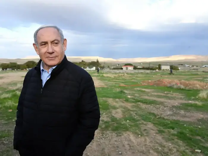 ראש הממשלה בנימין נתניהו בטקס נטיעות לרגל חג ט״ו בשבט, ביישוב ״מבואות יריחו״ שבבקעת הירדן 10 בפברואר 2020 (אתר רשמי , חיים צח/לע״מ) ראש הממשלה בנימין נתניהו בטקס נטיעות לרגל חג ט״ו בשבט, ביישוב ״מבואות יריחו״ שבבקעת הירדן 10 בפברואר 2020 (אתר רשמי , חיים צח/לע״מ)