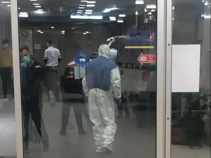 היערכות לנגיף הקורונה בבית החולים כרמל בחיפה. 28 בפברואר 2020 (אתר רשמי , ללא) היערכות לנגיף הקורונה בבית החולים כרמל בחיפה. 28 בפברואר 2020 (אתר רשמי , ללא)