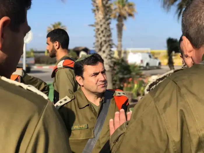 מפקד מחוז דרום בפיקוד העורף אל"מ יוסי כהן (אתר רשמי , -) מפקד מחוז דרום בפיקוד העורף אל"מ יוסי כהן (אתר רשמי , -)