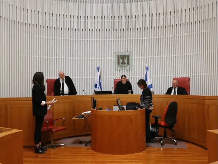 דיון בבג"ץ | עתירה העוסקת בהפעלת אמצעים אלקטרוניים בעת משבר הקורונה 19 במרץ 2020 (אתר רשמי , אלכס קולומויסקי) דיון בבג"ץ | עתירה העוסקת בהפעלת אמצעים אלקטרוניים בעת משבר הקורונה 19 במרץ 2020 (אתר רשמי , אלכס קולומויסקי)