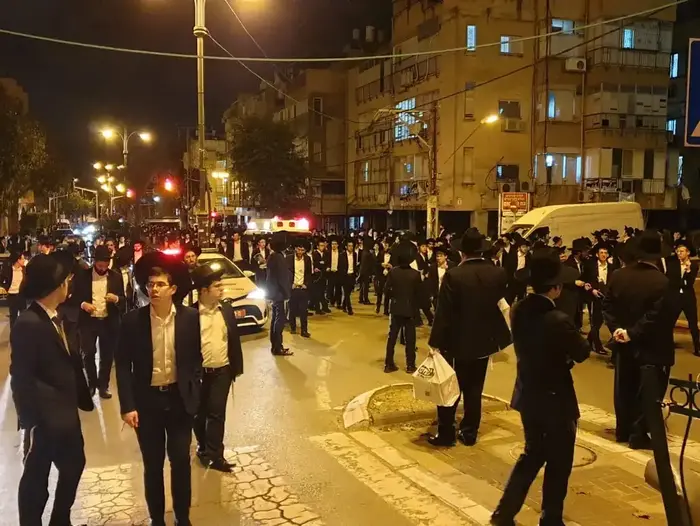 הלוויית הרב צבי שינקר בבני ברק - ה-29 למרץ 2020 (אתר רשמי , ידיעות מהשטח בטלגרם) הלוויית הרב צבי שינקר בבני ברק - ה-29 למרץ 2020 (אתר רשמי , ידיעות מהשטח בטלגרם)