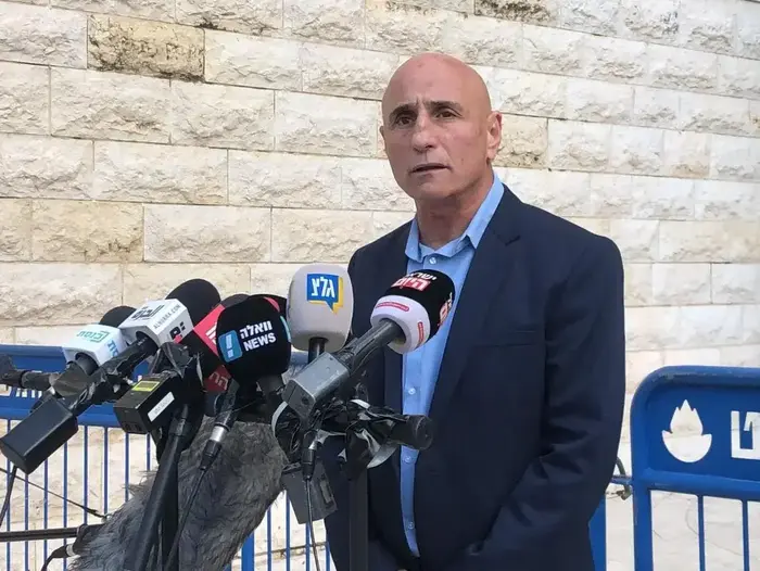 ח"כ עפר שלח (אתר רשמי , -) ח"כ עפר שלח (אתר רשמי , -)