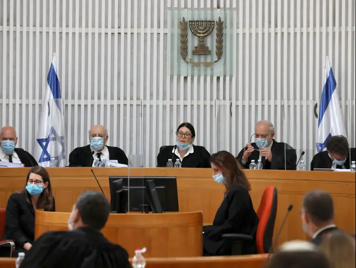 דיון בבג"ץ בנושא ההסכם הקואליציוני 4 במאי 2020 (רויטרס) דיון בבג"ץ בנושא ההסכם הקואליציוני 4 במאי 2020 (רויטרס)
