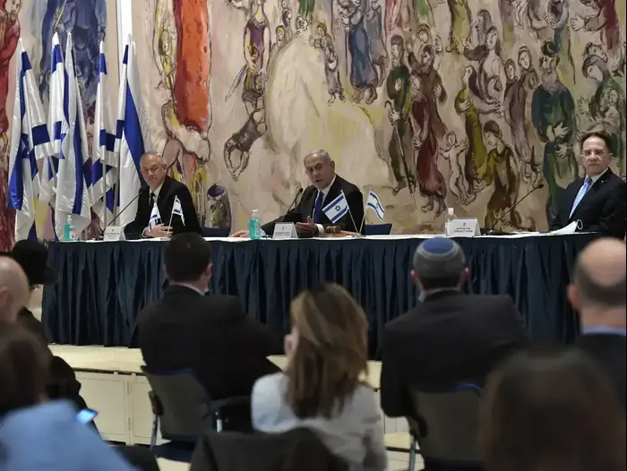 ישיבת ממשלה ראשונה של הממשלה ה-35 באולם שאגאל בכנסת 17 במאי 2020 (אתר רשמי , קרדיט: קובי גדעון/ לע"מ) ישיבת ממשלה ראשונה של הממשלה ה-35 באולם שאגאל בכנסת 17 במאי 2020 (אתר רשמי , קרדיט: קובי גדעון/ לע"מ)